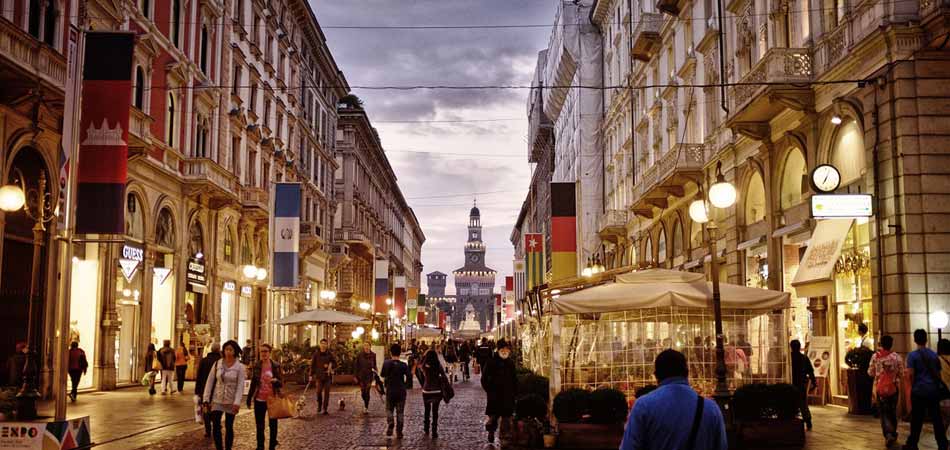 Mercatino in Piazza Duomo